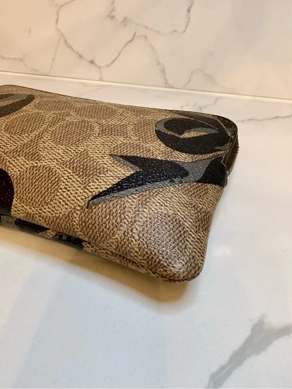 Coach Signature Canvas Corner Zip Wristlet with Bow Print (Style CZ440)